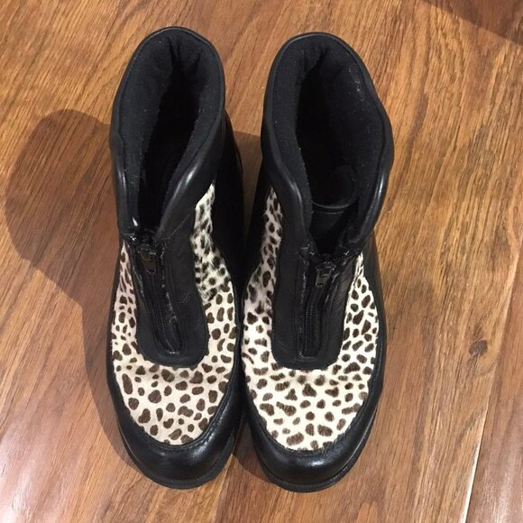 Sorel leather leopard booties 8 - Picture 2 of 8